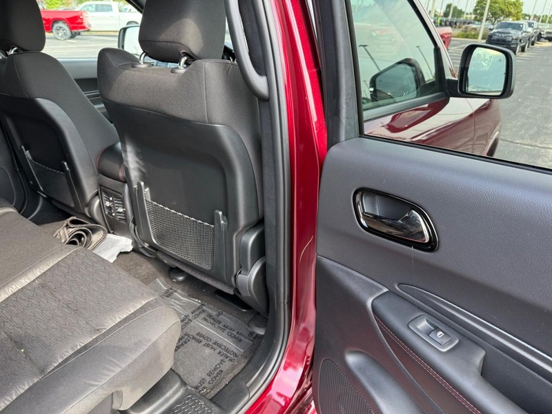 Dodge Durango Vehicle Full-screen Gallery Image 12
