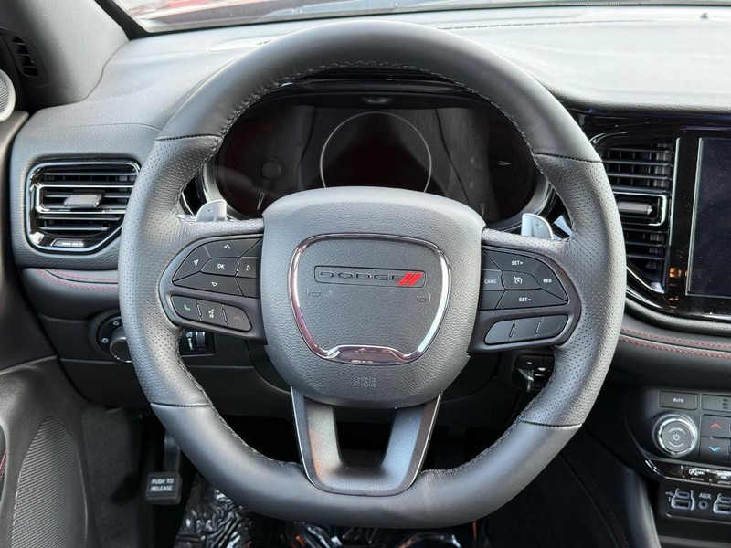 Dodge Durango Vehicle Full-screen Gallery Image 15