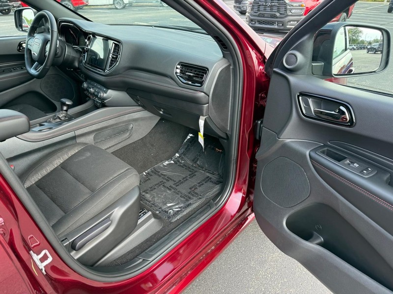 Dodge Durango Vehicle Full-screen Gallery Image 16