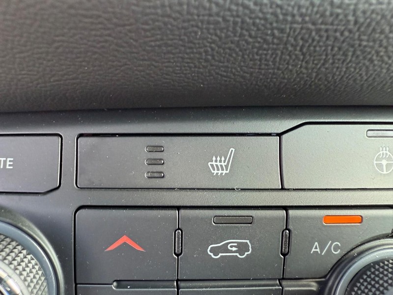 Dodge Durango Vehicle Full-screen Gallery Image 24