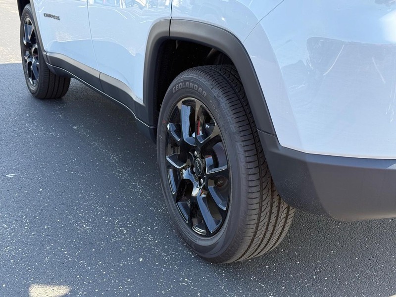 Jeep Compass Vehicle Full-screen Gallery Image 6