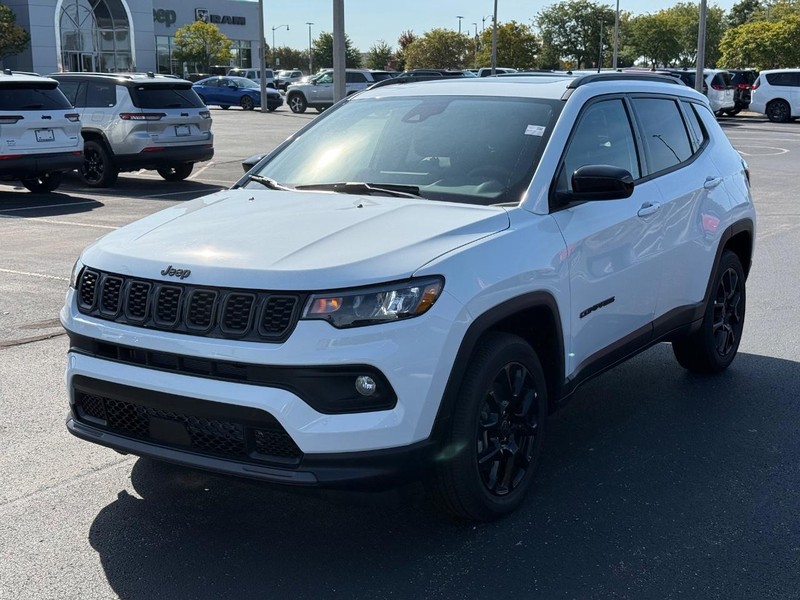 Jeep Compass Vehicle Full-screen Gallery Image 9