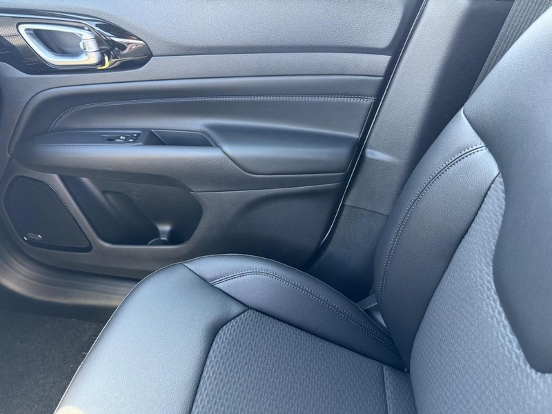 Jeep Compass Vehicle Full-screen Gallery Image 28