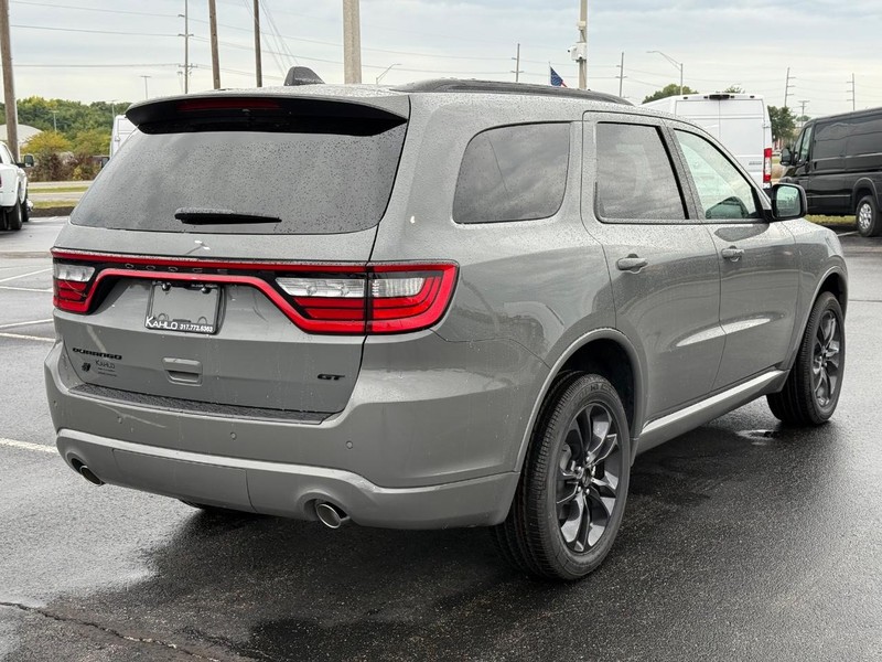 Dodge Durango Vehicle Full-screen Gallery Image 3