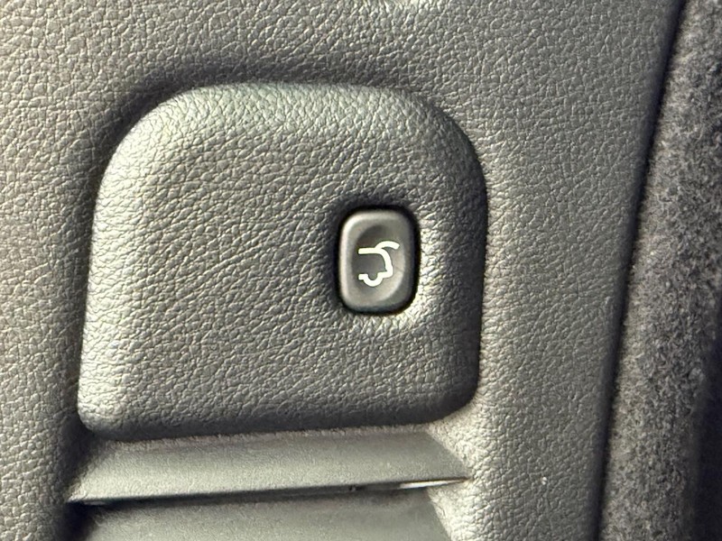 Dodge Durango Vehicle Full-screen Gallery Image 8