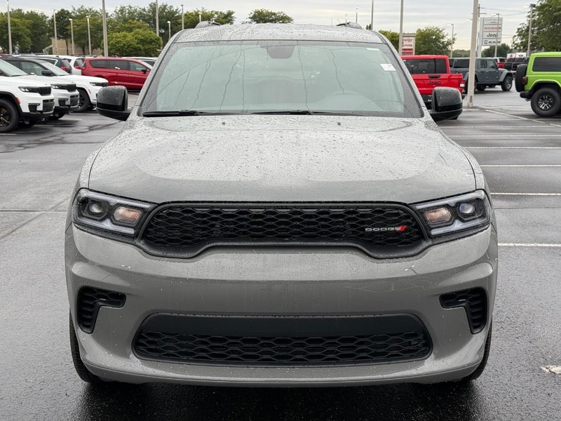 Dodge Durango Vehicle Full-screen Gallery Image 11