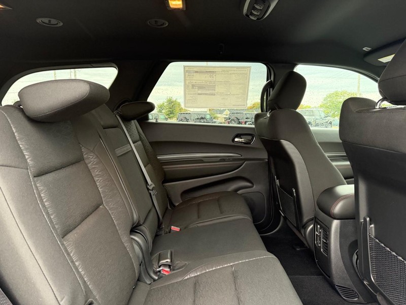 Dodge Durango Vehicle Full-screen Gallery Image 12