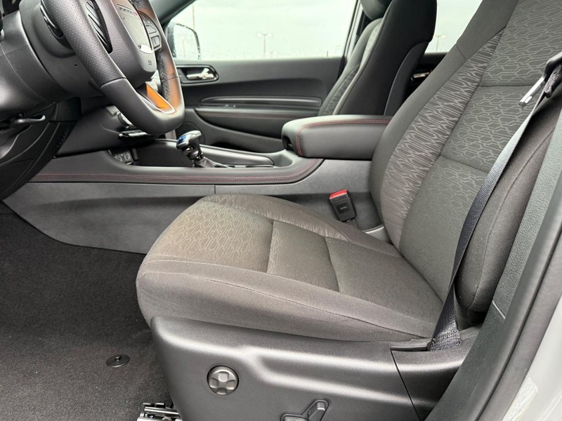 Dodge Durango Vehicle Full-screen Gallery Image 19