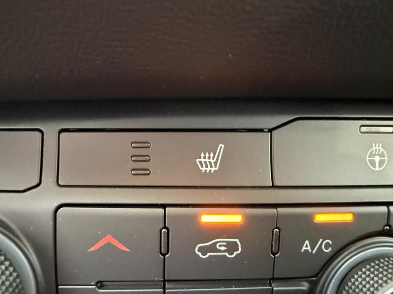 Dodge Durango Vehicle Full-screen Gallery Image 24