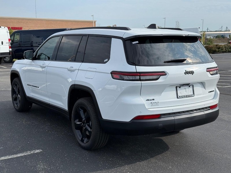 Jeep Grand Cherokee L Vehicle Full-screen Gallery Image 5