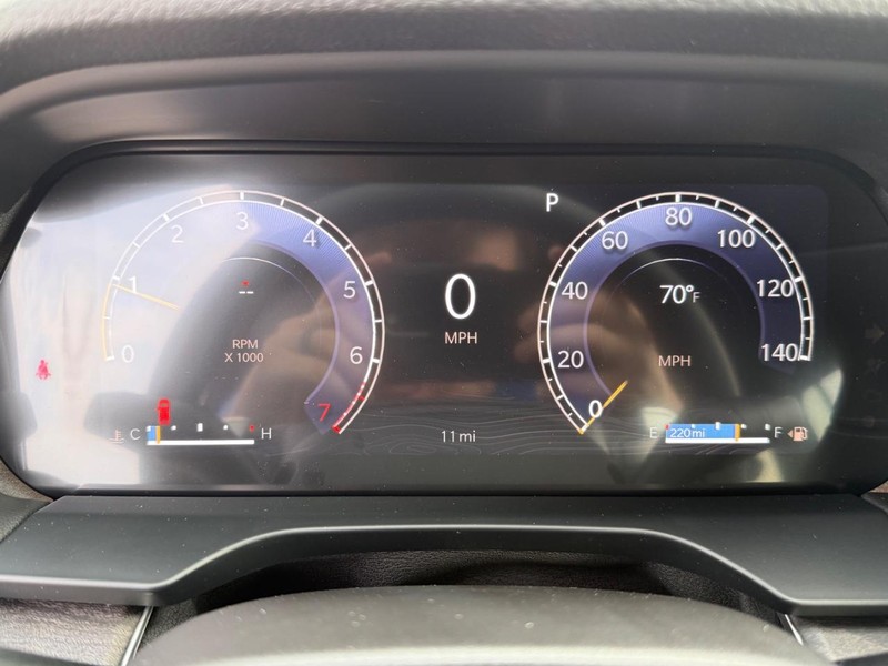 Jeep Grand Cherokee L Vehicle Full-screen Gallery Image 30