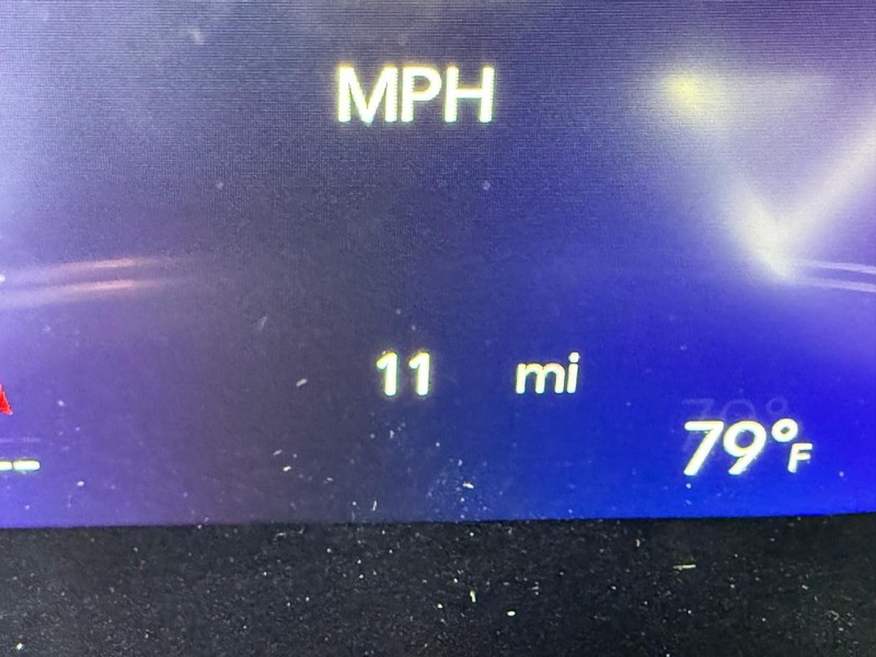 Chrysler Pacifica Vehicle Full-screen Gallery Image 31