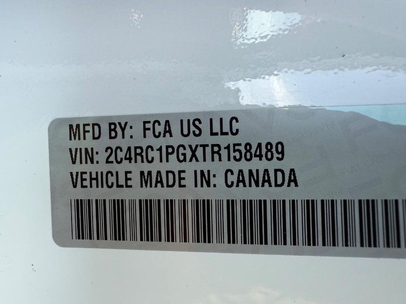 Chrysler Pacifica Vehicle Full-screen Gallery Image 33