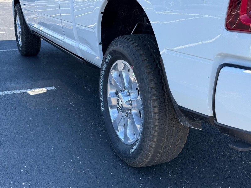 Ram 2500 Vehicle Full-screen Gallery Image 6