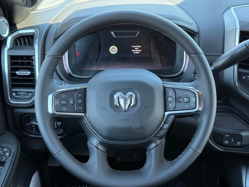 Ram 2500 Vehicle Full-screen Gallery Image 14