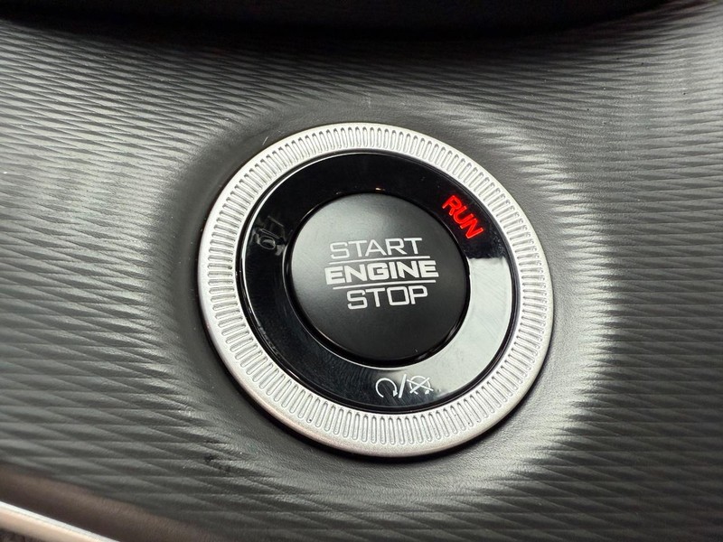 Jeep Grand Cherokee Vehicle Full-screen Gallery Image 23