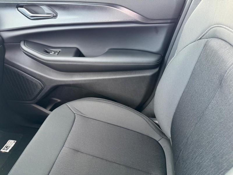 Jeep Grand Cherokee Vehicle Full-screen Gallery Image 27