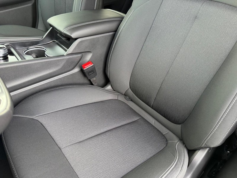 Jeep Grand Cherokee Vehicle Full-screen Gallery Image 30