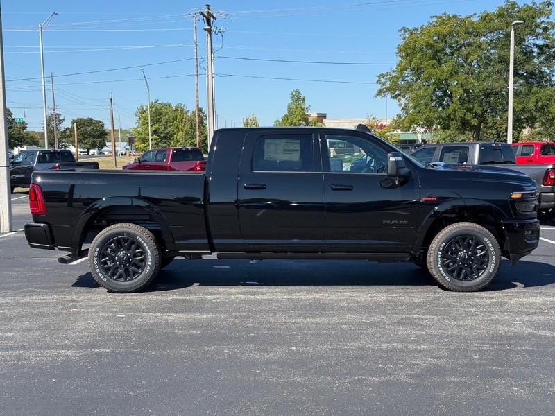 Ram 2500 Vehicle Full-screen Gallery Image 2