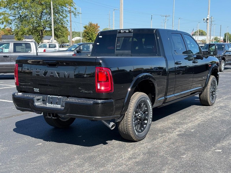 Ram 2500 Vehicle Full-screen Gallery Image 3