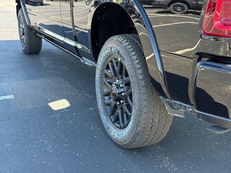 Ram 2500 Vehicle Full-screen Gallery Image 6