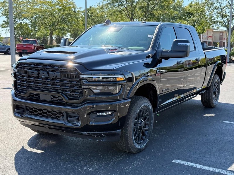 Ram 2500 Vehicle Full-screen Gallery Image 8