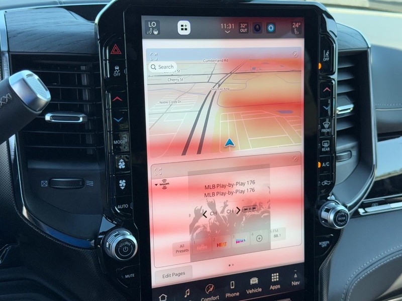 Ram 2500 Vehicle Full-screen Gallery Image 23