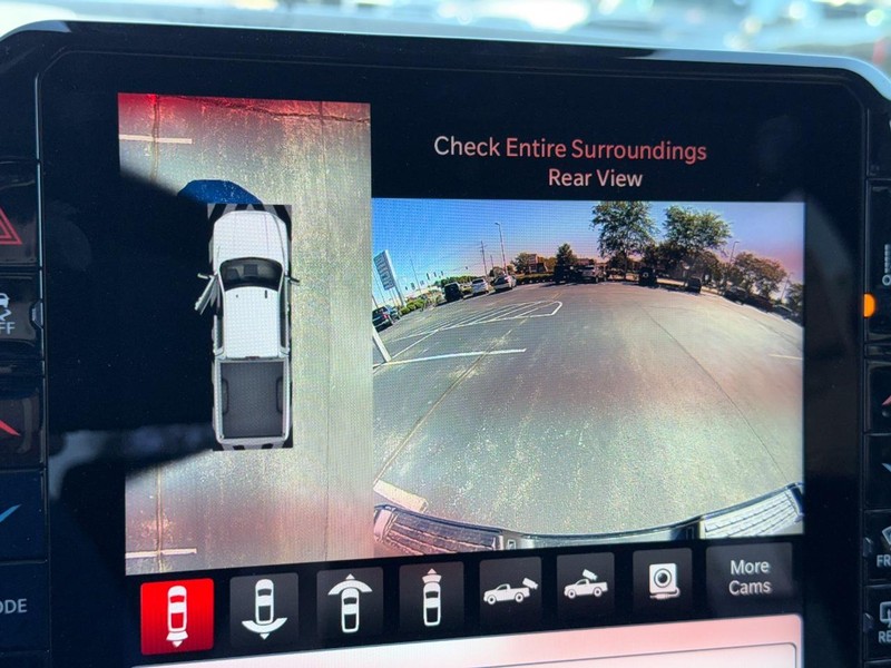 Ram 2500 Vehicle Full-screen Gallery Image 24