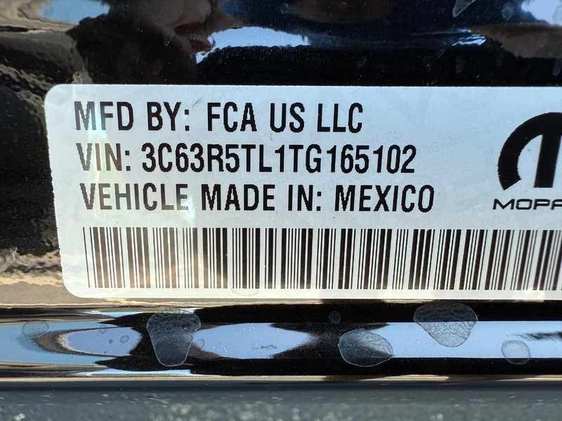 Ram 2500 Vehicle Full-screen Gallery Image 31