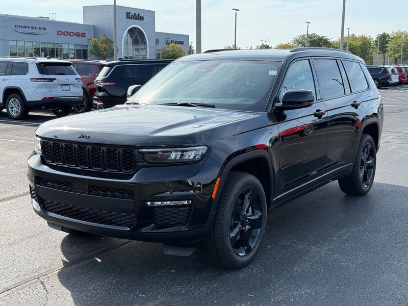 Jeep Grand Cherokee L Vehicle Full-screen Gallery Image 9