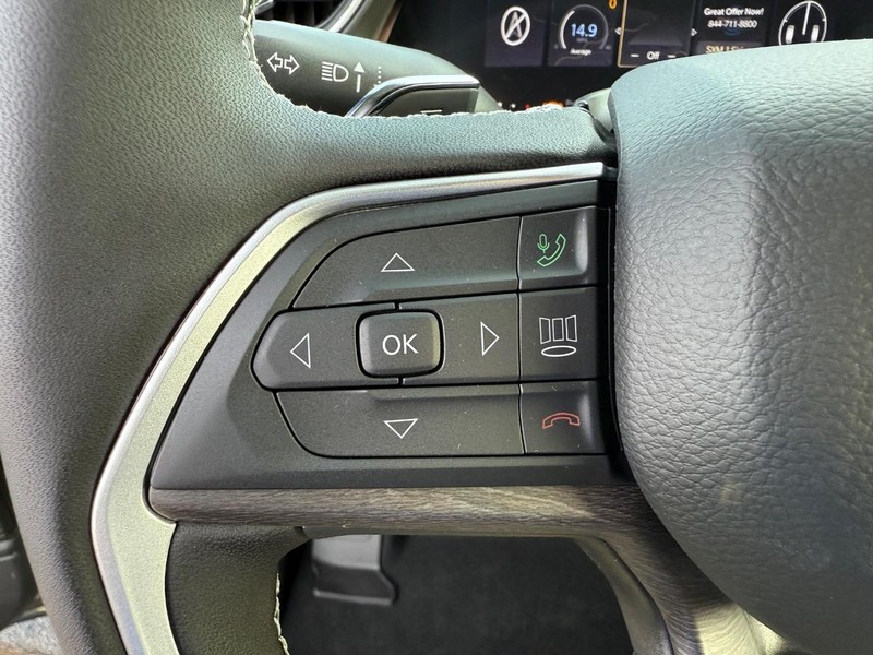 Jeep Grand Cherokee L Vehicle Full-screen Gallery Image 21