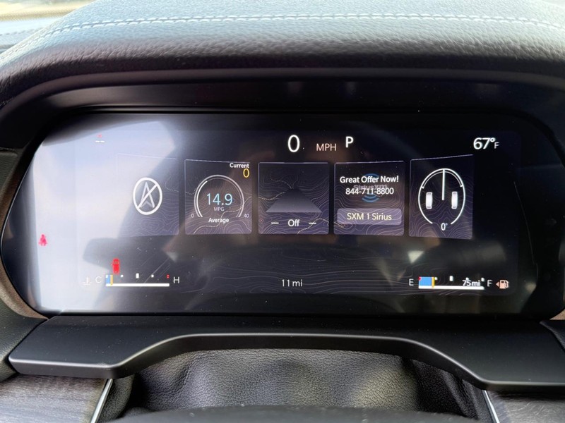 Jeep Grand Cherokee L Vehicle Full-screen Gallery Image 30