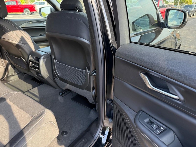 Jeep Grand Cherokee Vehicle Full-screen Gallery Image 11