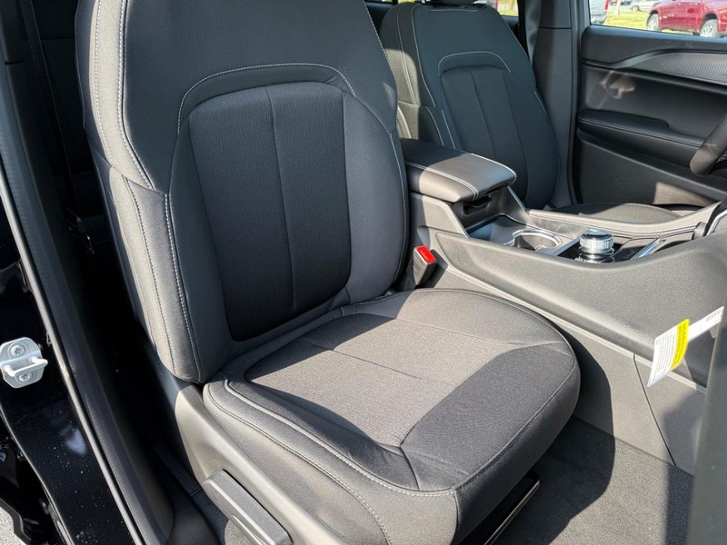 Jeep Grand Cherokee Vehicle Full-screen Gallery Image 16