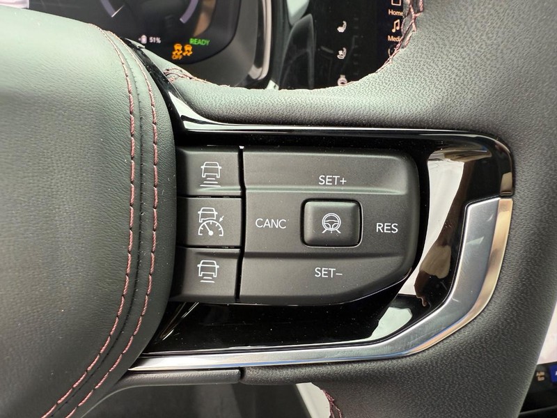 Jeep Wagoneer S Vehicle Full-screen Gallery Image 23