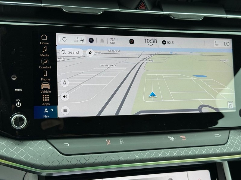 Jeep Wagoneer S Vehicle Full-screen Gallery Image 25