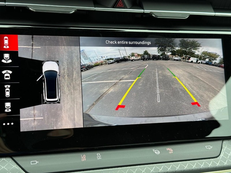 Jeep Wagoneer S Vehicle Full-screen Gallery Image 26