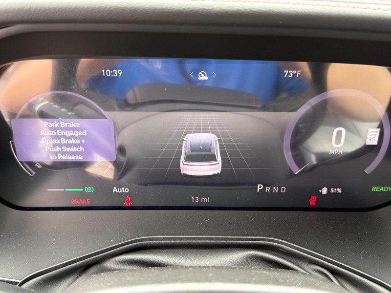 Jeep Wagoneer S Vehicle Full-screen Gallery Image 31