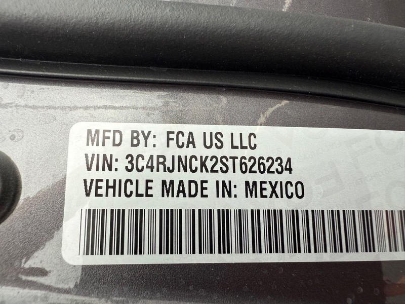 Jeep Wagoneer S Vehicle Full-screen Gallery Image 34