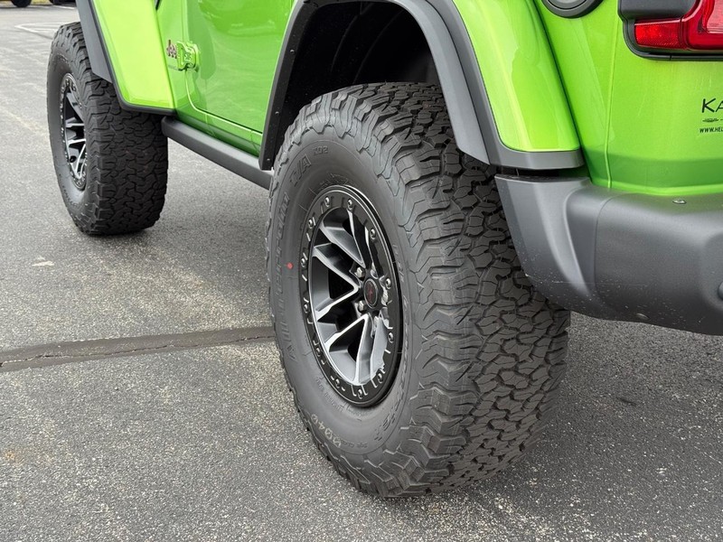 Jeep Wrangler Vehicle Full-screen Gallery Image 6