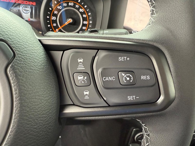 Jeep Wrangler Vehicle Full-screen Gallery Image 19