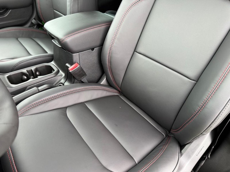 Jeep Wrangler Vehicle Full-screen Gallery Image 30