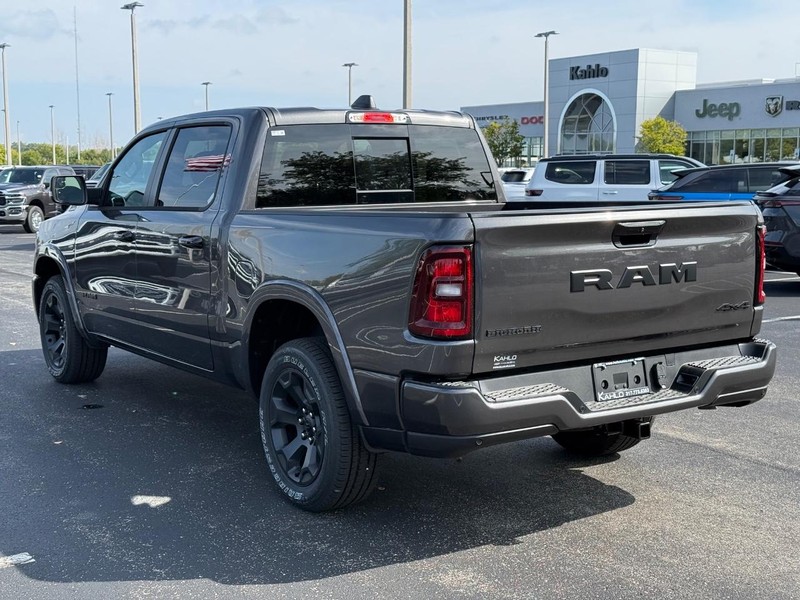 Ram 1500 Vehicle Full-screen Gallery Image 5