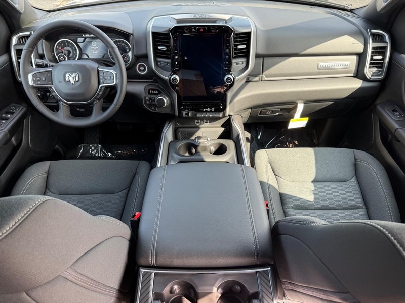 Ram 1500 Vehicle Full-screen Gallery Image 12