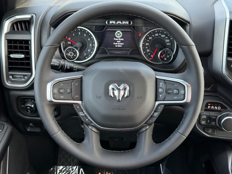 Ram 1500 Vehicle Full-screen Gallery Image 13