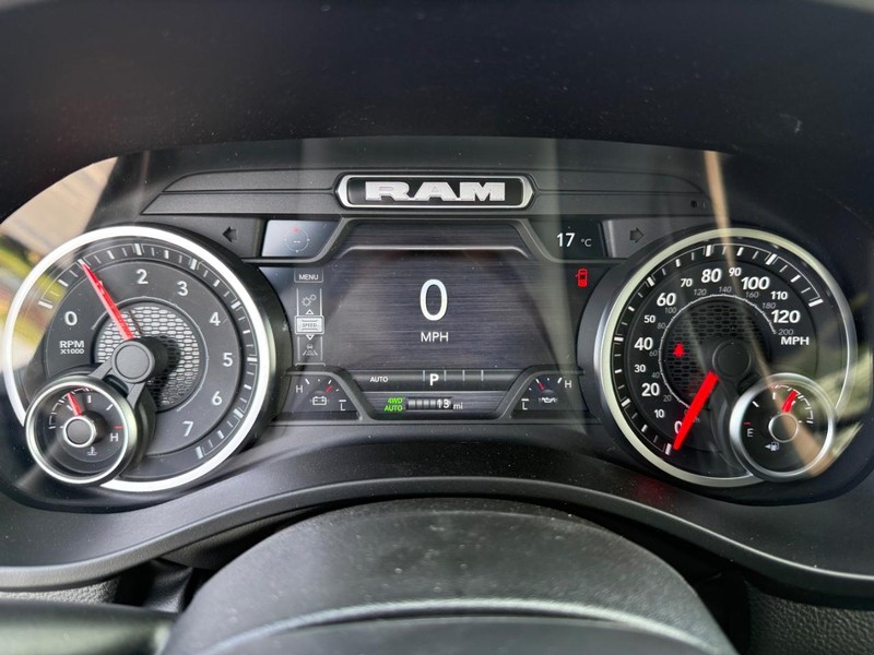 Ram 1500 Vehicle Full-screen Gallery Image 26