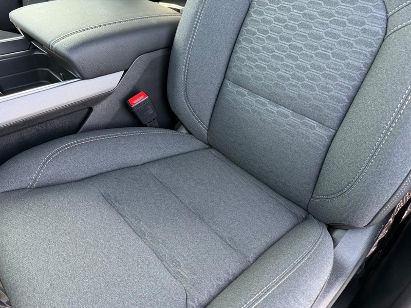 Ram 1500 Vehicle Full-screen Gallery Image 28