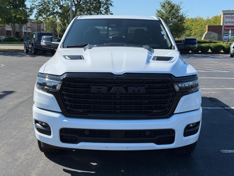 Ram 1500 Vehicle Full-screen Gallery Image 9