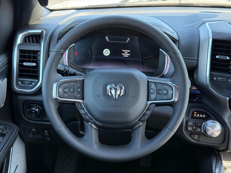 Ram 1500 Vehicle Full-screen Gallery Image 13