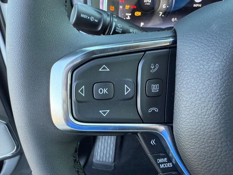 Ram 1500 Vehicle Full-screen Gallery Image 19